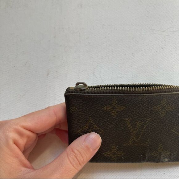 Louis Vuitton Monogram Key Cles Keychain Coin Pouch Zip PROJECT FLAW - Picture 5 of 7